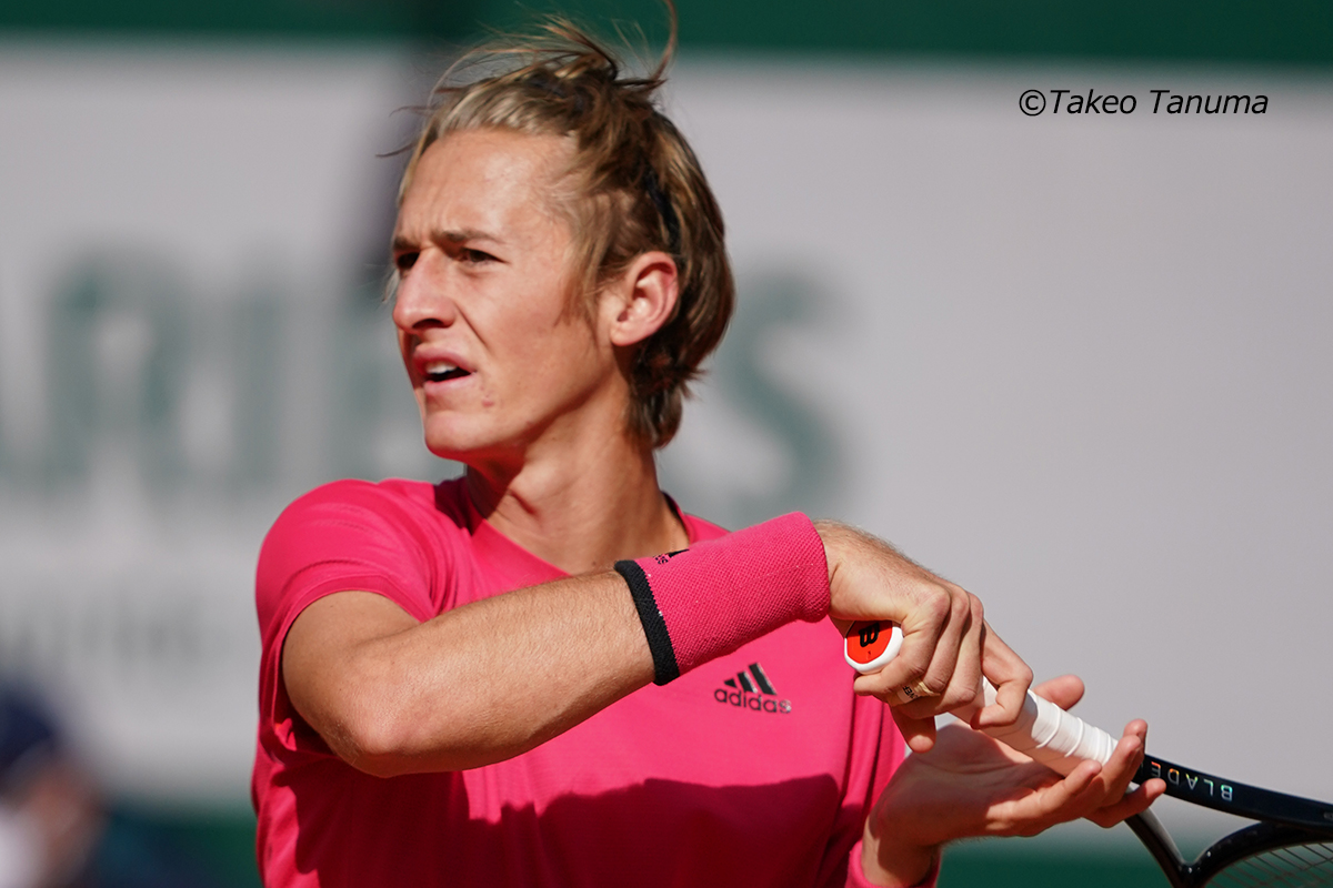 買うべき靴:低くて歩きやすいヒール