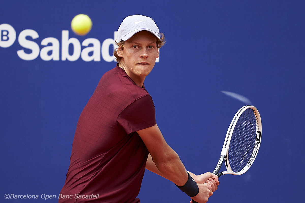 イタリアの19歳 シナーが世界11位のバウティスタ アグにストレート勝利 準々決勝で世界7位のルブレフと対戦 バルセロナ オープン