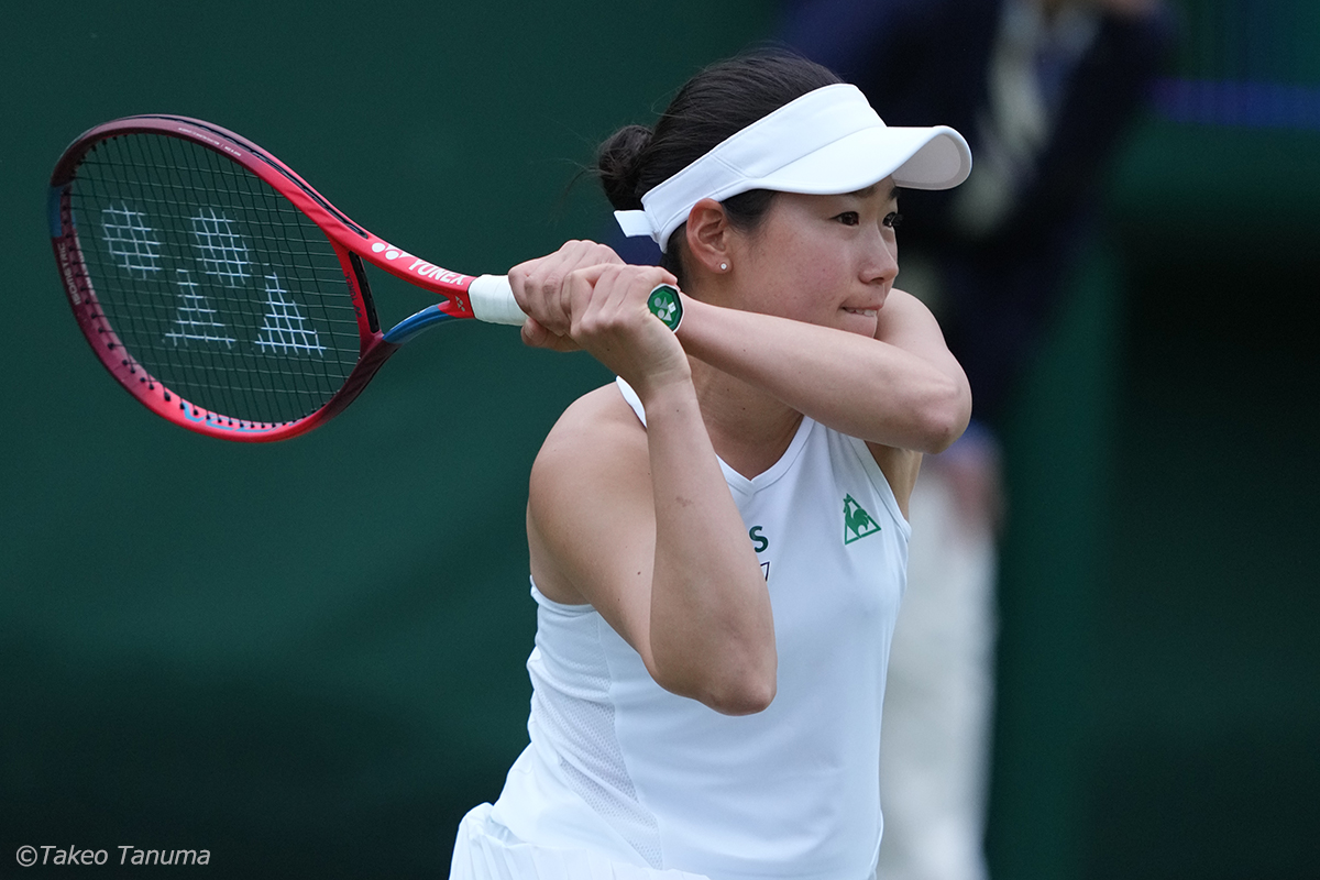 日比野菜緒、本戦3度目の挑戦で初勝利! 2日がかりの熱戦を制し2回戦