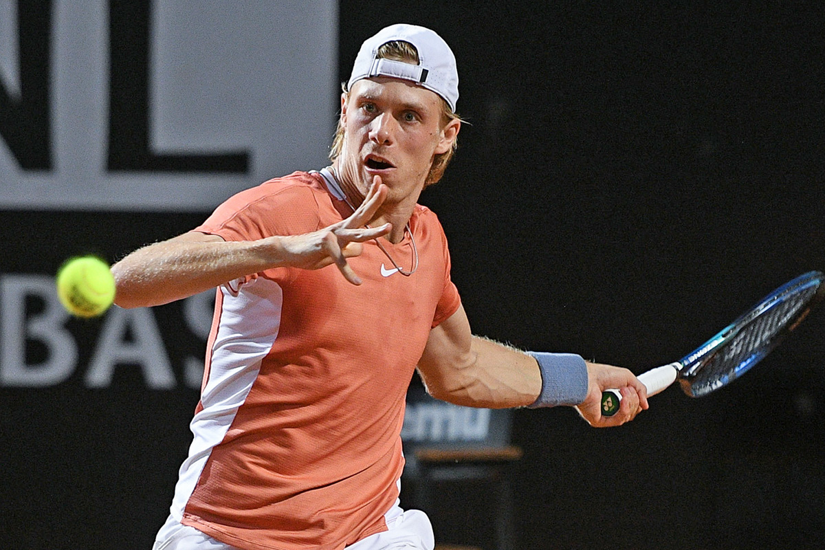 シャポバロフが逆転勝利で8強入り。ナダルは終盤、足の痛みでミスが