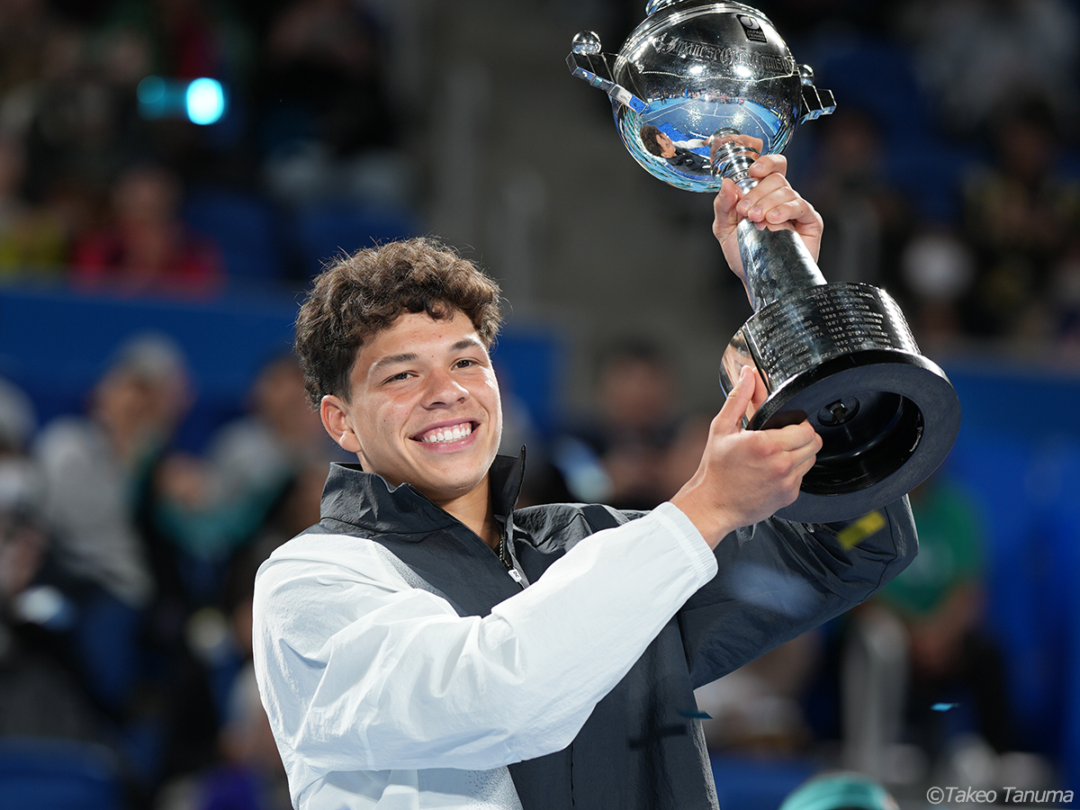 21歳シェルトンが東京でツアー初優勝! カラツェフをストレートで撃破