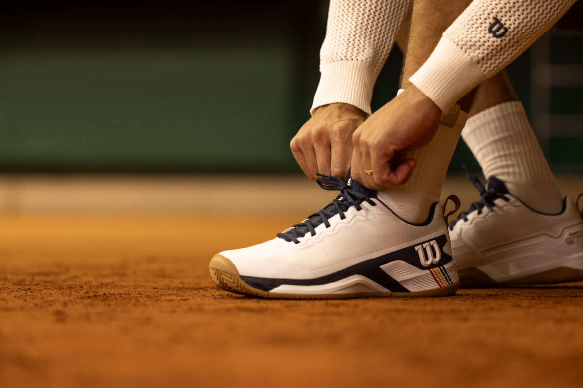 パフォーマンスを高めるWilson＜ウイルソン＞シューズの『フラッグ