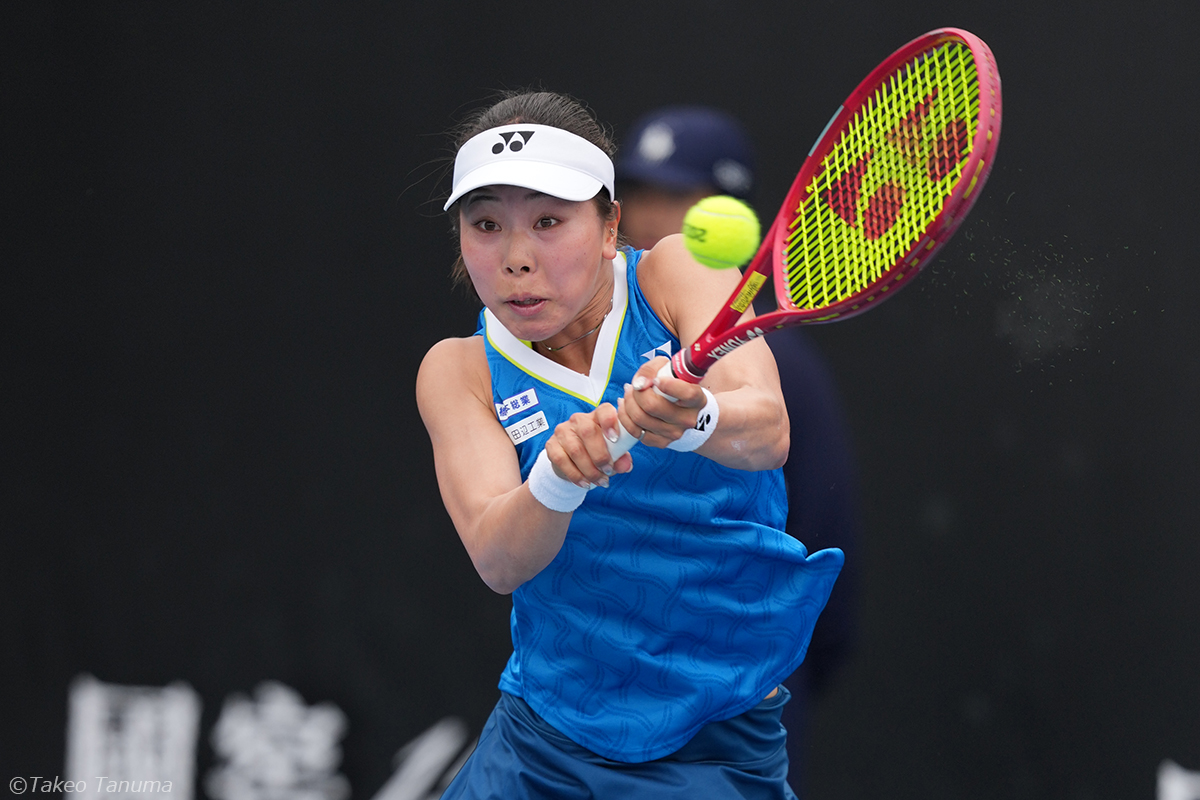 坂詰姫野が前週の勢いそのままにストレートの快勝で予選2回戦進出[全豪
