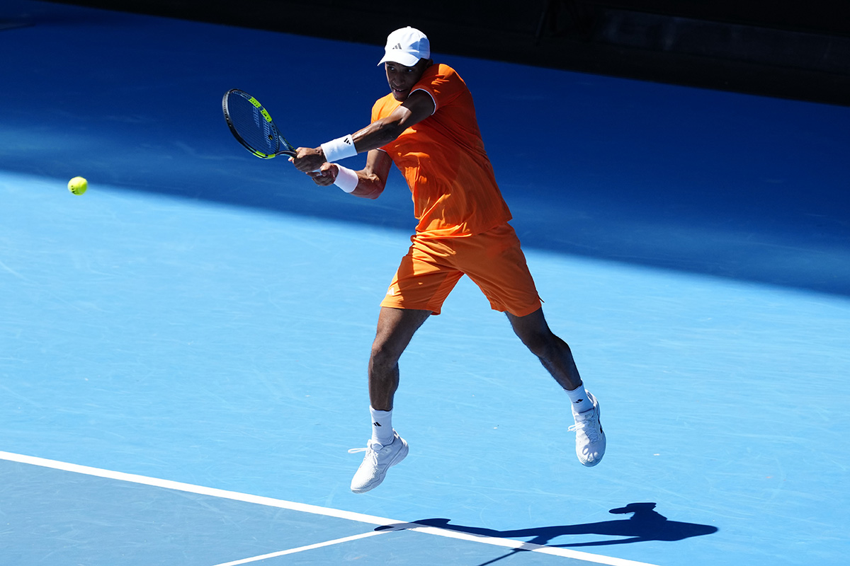 オジェ・アリアシム、不測の痙攣で力尽き無念の途中棄権「サンドバック