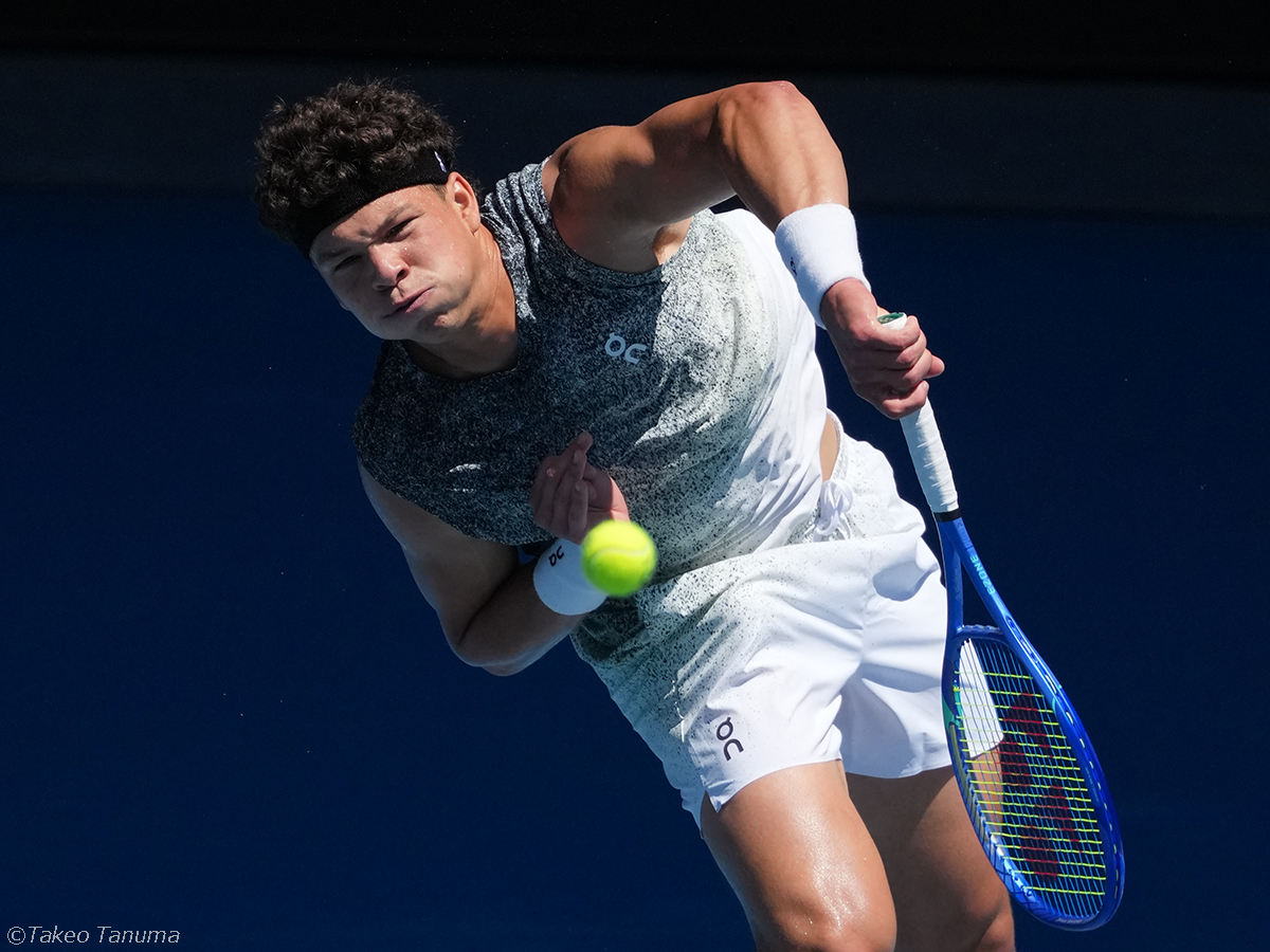 シェルトン、地元勢に完勝し3回戦へ。大学時代から知る世界31位