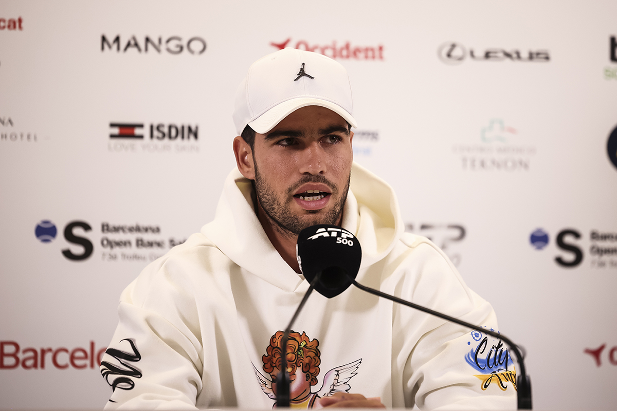 アルカラス選手 サイン入りキャップ ATP Tour カルロス・アルカラスがバルセロナ棄権、手首負傷で世界1位奪還の機会